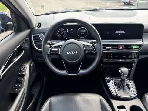 Used 2024 Kia Seltos SX w/ SX Sunroof Package AWD/4WD image 24