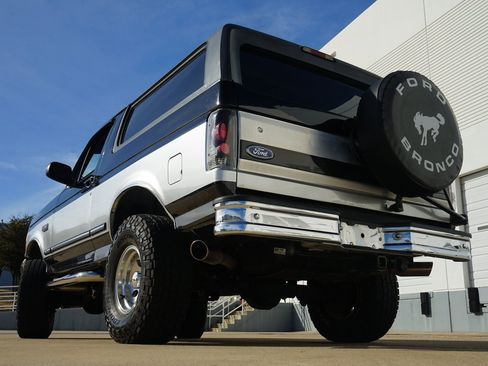 Used 1995 Ford Bronco XLT image 10