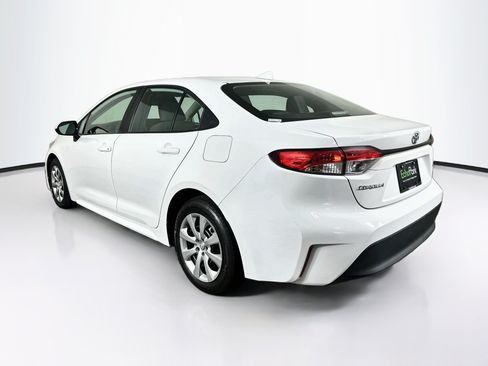 Used 2025 Toyota Corolla LE FWD image 5