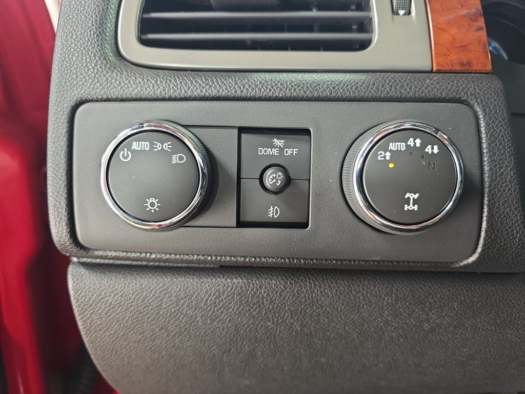 Used 2011 Chevrolet Avalanche LT AWD/4WD image 25