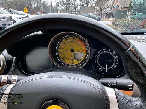 Used 2013 Ferrari California image 19