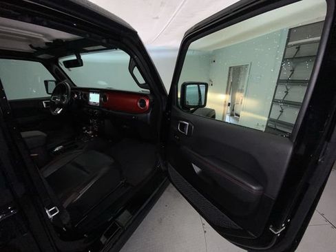 Used 2021 Jeep Wrangler Unlimited Rubicon AWD/4WD image 24