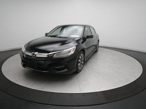 Used 2017 Honda Accord Touring image 35