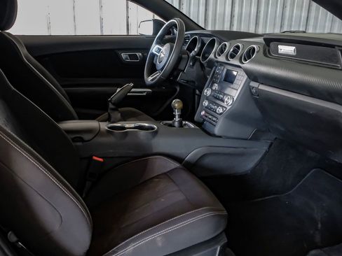 Used 2019 Ford Mustang Coupe image 12