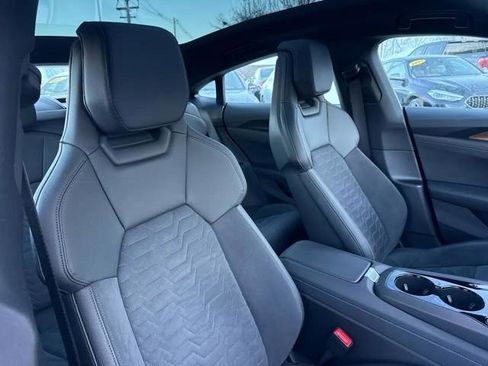 Used 2023 Audi e-tron GT Premium Plus image 34