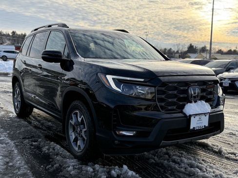 Used 2023 Honda Passport TrailSport image 3