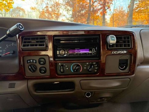 Used 2001 Ford Excursion Limited image 29