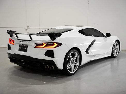 Used 2020 Chevrolet Corvette Stingray Premium Cpe w/ 3LT Preferred Equipment Group image 6