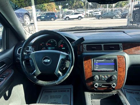 Used 2012 Chevrolet Suburban LS image 18