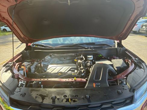 Used 2025 Chevrolet Trax LT w/ LT Convenience Package image 31