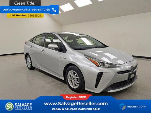 Used 2020 Toyota Prius LE FWD image 5