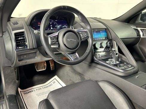 Used 2022 Jaguar F-TYPE R image 5