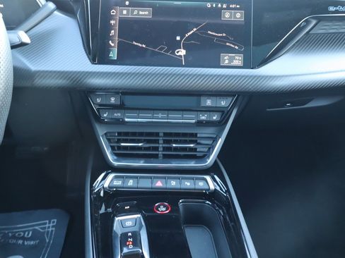 Used 2022 Audi e-tron GT Prestige w/ Prestige Package image 11