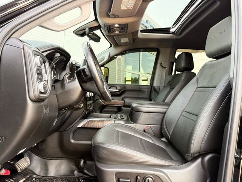 Used 2020 GMC Sierra 3500 Denali w/ Denali Ultimate Package AWD/4WD image 22