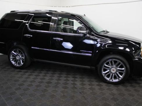 Used 2013 Cadillac Escalade Platinum AWD/4WD image 6