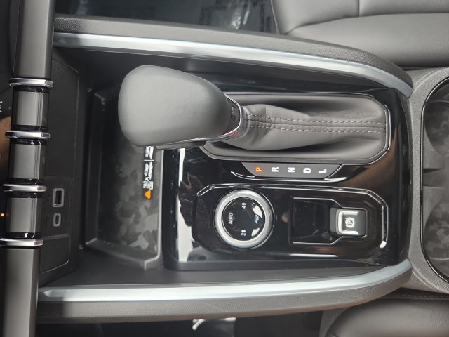 Certified 2026 Chevrolet Colorado LT w/ LT Convenience Package AWD/4WD image 24