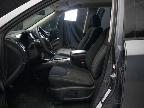 Used 2019 Nissan Pathfinder SV image 26