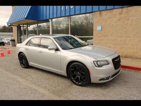 Used 2019 Chrysler 300 S image 1