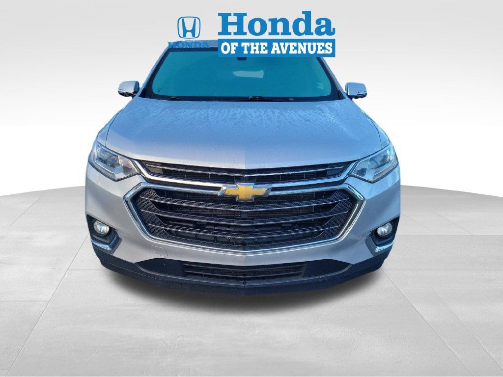 Used 2020 Chevrolet Traverse LT FWD image 2