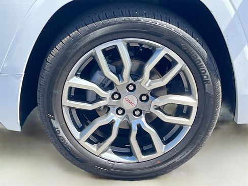 Used 2024 GMC Terrain Denali image 32