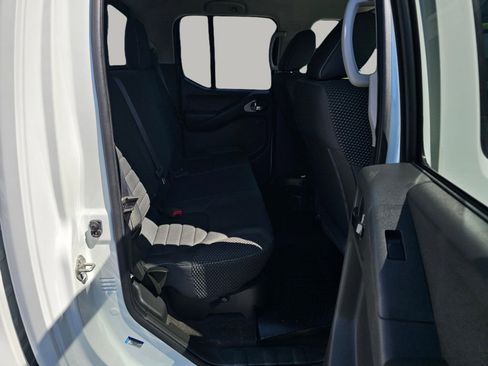 Used 2017 Nissan Frontier PRO-4X AWD/4WD image 24