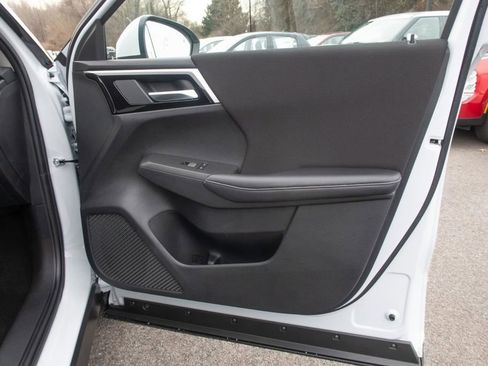 New 2025 Mitsubishi Outlander ES image 21