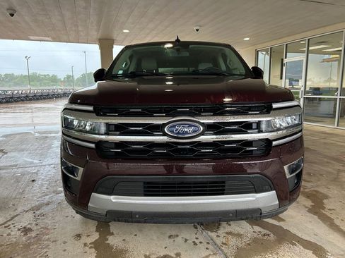 Used 2024 Ford Expedition Max Limited RWD image 2