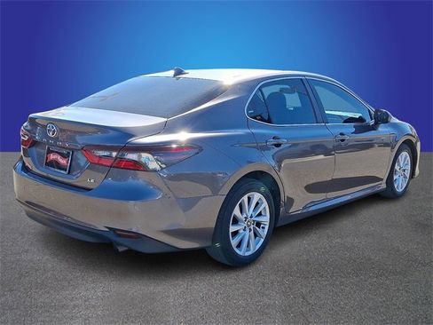 Used 2023 Toyota Camry LE image 4