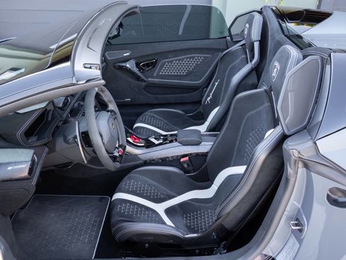 Used 2018 Lamborghini Huracan Performante image 51