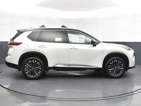 New 2026 Nissan Rogue Platinum w/ Platinum Premium Package image 4