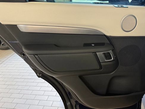 Used 2021 Land Rover Discovery S R-Dynamic AWD/4WD image 31