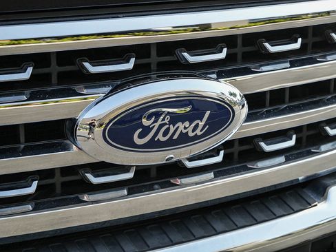 Used 2023 Ford F250 Lariat w/ Lariat Ultimate Package AWD/4WD image 10