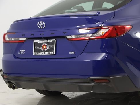 Used 2025 Toyota Camry SE image 41