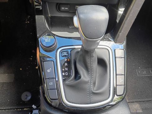 Used 2024 Kia Seltos S AWD/4WD image 16