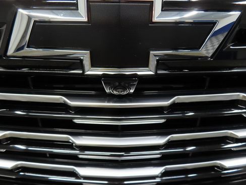 Used 2025 Chevrolet Suburban High Country w/ Sun And Tow Package image 53