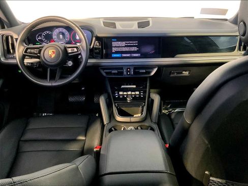 Certified 2024 Porsche Cayenne AWD/4WD image 14