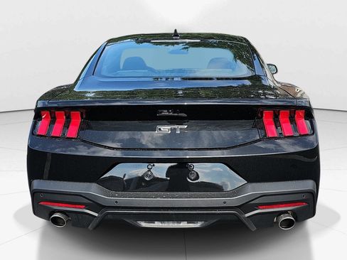 Used 2024 Ford Mustang GT RWD image 4
