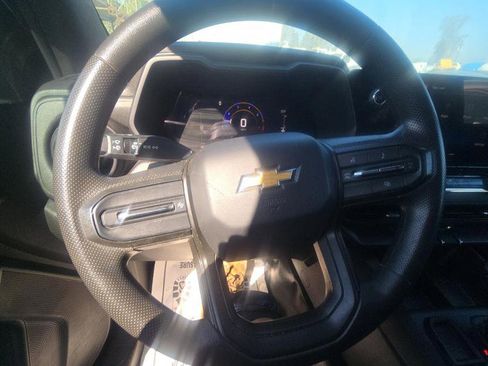 Used 2023 Chevrolet Colorado W/T image 7