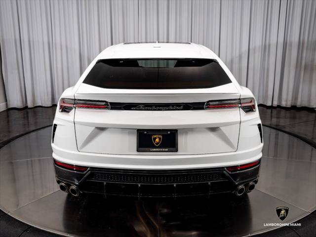 Used 2022 Lamborghini Urus AWD/4WD image 11