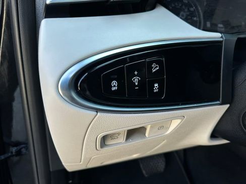 Used 2023 Genesis GV70 2.5T w/ Select Package AWD/4WD image 10