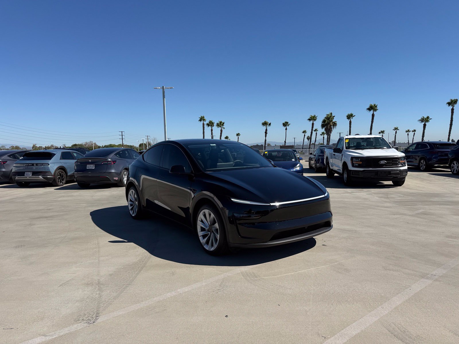 Used 2026 Tesla Model Y Long Range RWD image 4