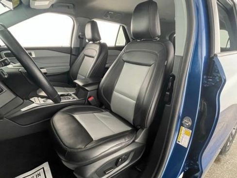 Used 2022 Ford Explorer XLT w/ Equipment Group 202A image 33