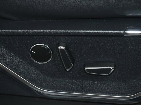 Used 2023 Ford F150 Lariat w/ Equipment Group 502A High image 58