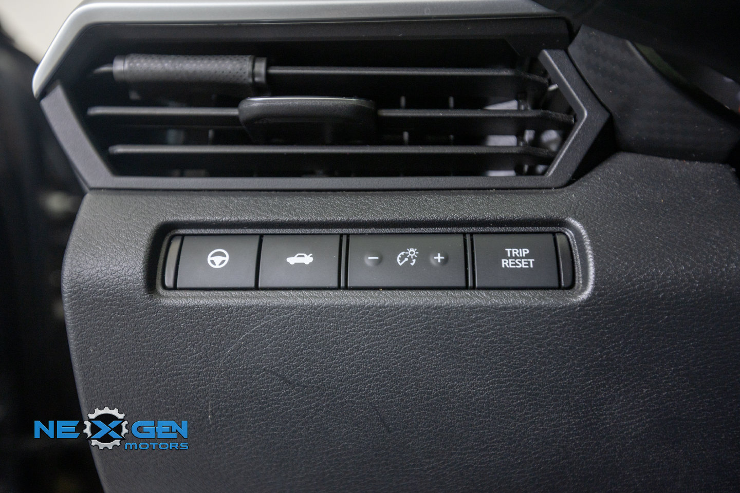 Used 2021 Nissan Altima 2.5 SV w/ SV Premium Package FWD image 16