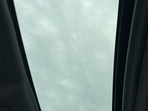 Used 2023 Toyota Highlander XLE image 26