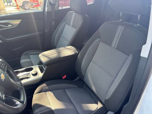 Used 2025 Chevrolet Blazer LT FWD image 21