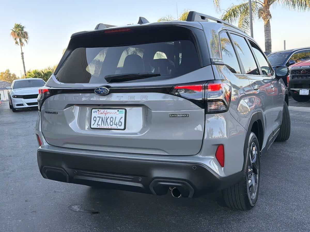 Used 2025 Subaru Forester Limited AWD/4WD image 4