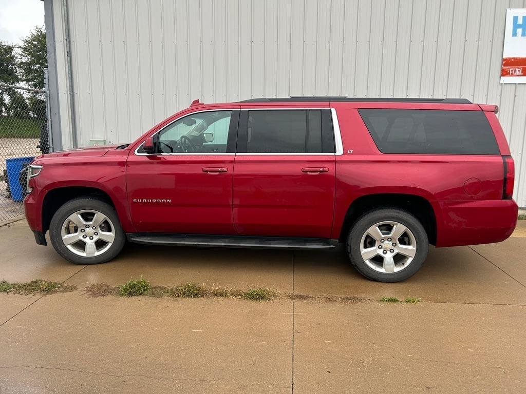 Used 2015 Chevrolet Suburban LT w/ Luxury Package AWD/4WD image 2