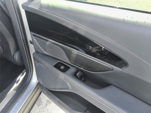 Certified 2024 Lincoln Nautilus Reserve w/ Jet Appearance Package (87T) AWD/4WD image 26