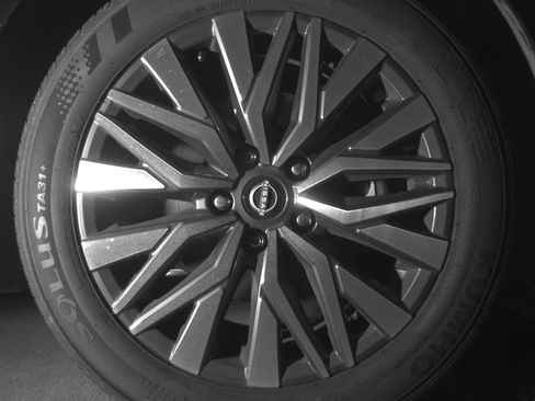 Used 2025 Nissan Altima 2.5 SV image 13